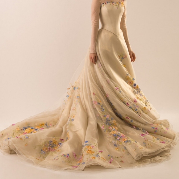 ISO Disney fairytale wedding 252 with multicolor flowers - Picture 4 of 4